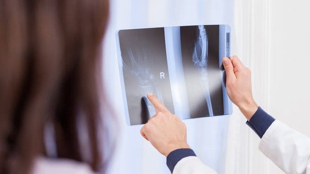 Radiologen sind hierfür Experten, auf deren Befunde sich andere Ärzte in der Regel verlassen können. Radiologen sind hierfür Experten, auf deren Befunde sich andere Ärzte in der Regel verlassen können.