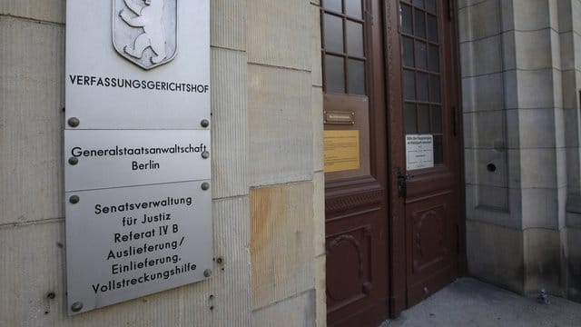 Auch auf Bundesebene wächst die Besorgnis, dass es in der Berliner Justiz an der nötigen Unabhängigkeit mangeln könnte. Auch auf Bundesebene wächst die Besorgnis, dass es in der Berliner Justiz an der nötigen Unabhängigkeit mangeln könnte.
