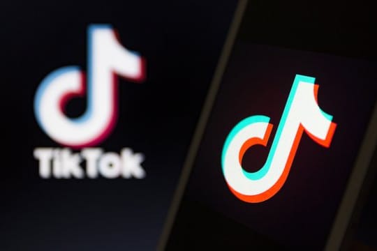 Weil Donald Trump Tiktok als "Bedrohung" sieht, will er mit einer Verfügung den Verkauf forcieren.