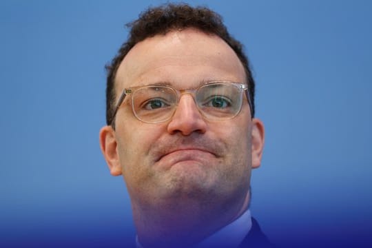Minister Jens Spahn (CDU) sieht das Gesundheitssystem nicht überfordert.