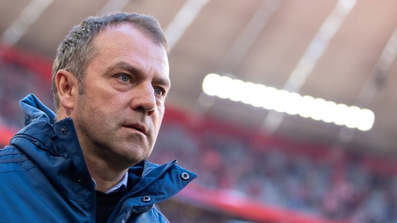 Bayern-Trainer Hansi Flick in der Corona-Zeit gegen vorschnelle Lockerungen.