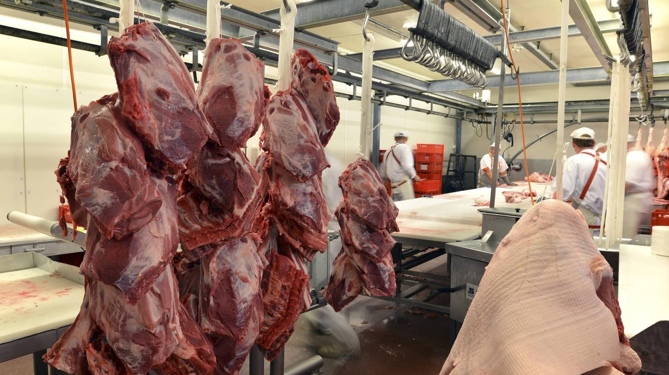 Fleischproduktion (Archivbild): In Deutschland wurde weniger Fleisch hergestellt.