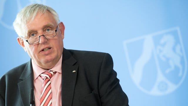 Karl-Josef Laumann (CDU): Der Gesundheitsminister von Nordrhein-Westfalen sieht das Konzert skeptisch.