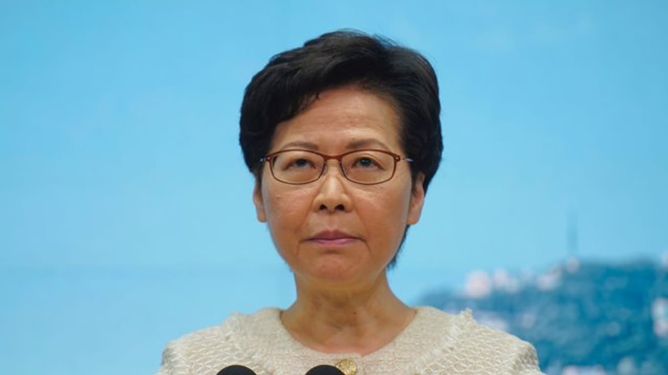 Carrie Lam, Regierungschefin der chinesischen Sonderverwaltungszone Hongkong, bei einer Pressekonferenz.