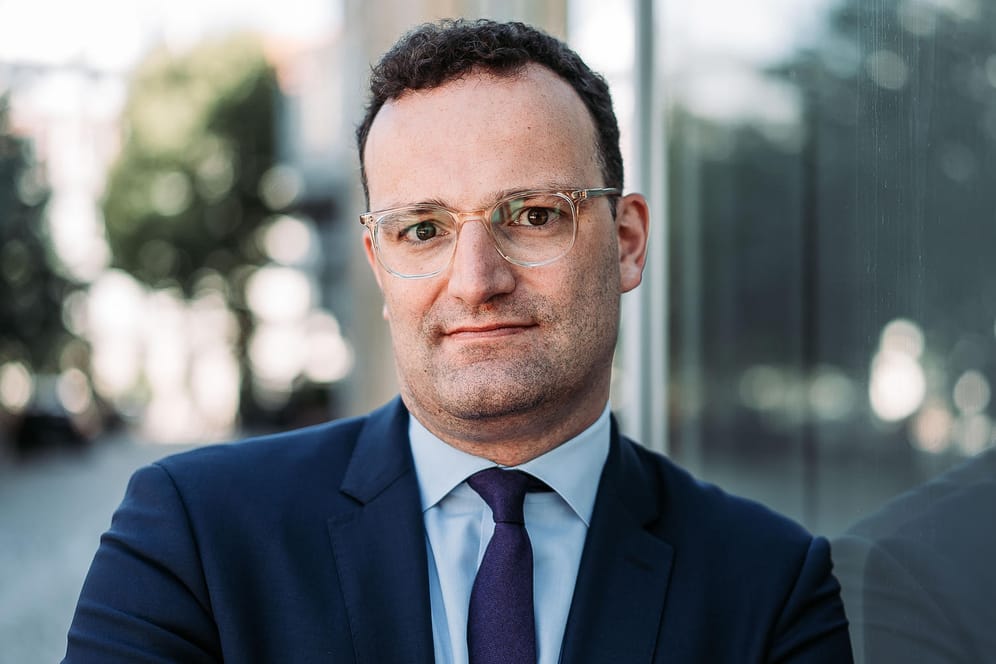 Berlin Mitte: Bundesgesundheitsminister Jens Spahn beim Termin mit t-online.de.