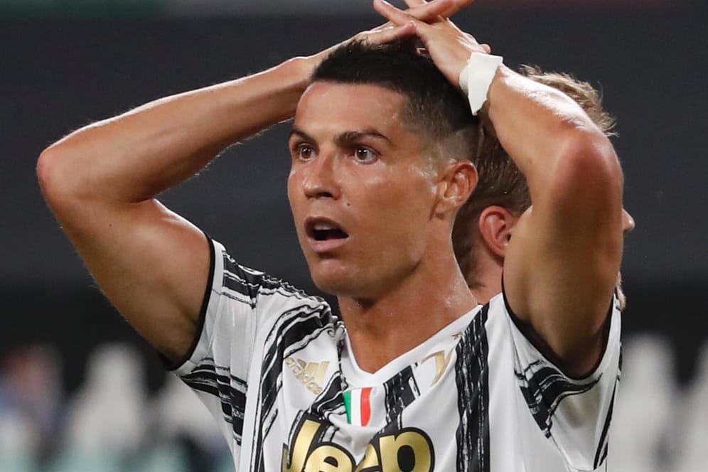 Zwei Tore von ihm haben nicht gereicht: Cristiano Ronaldo von Juventus faltet die Hände über dem Kopf zusammen. Juventus Turin ist ausgeschieden.