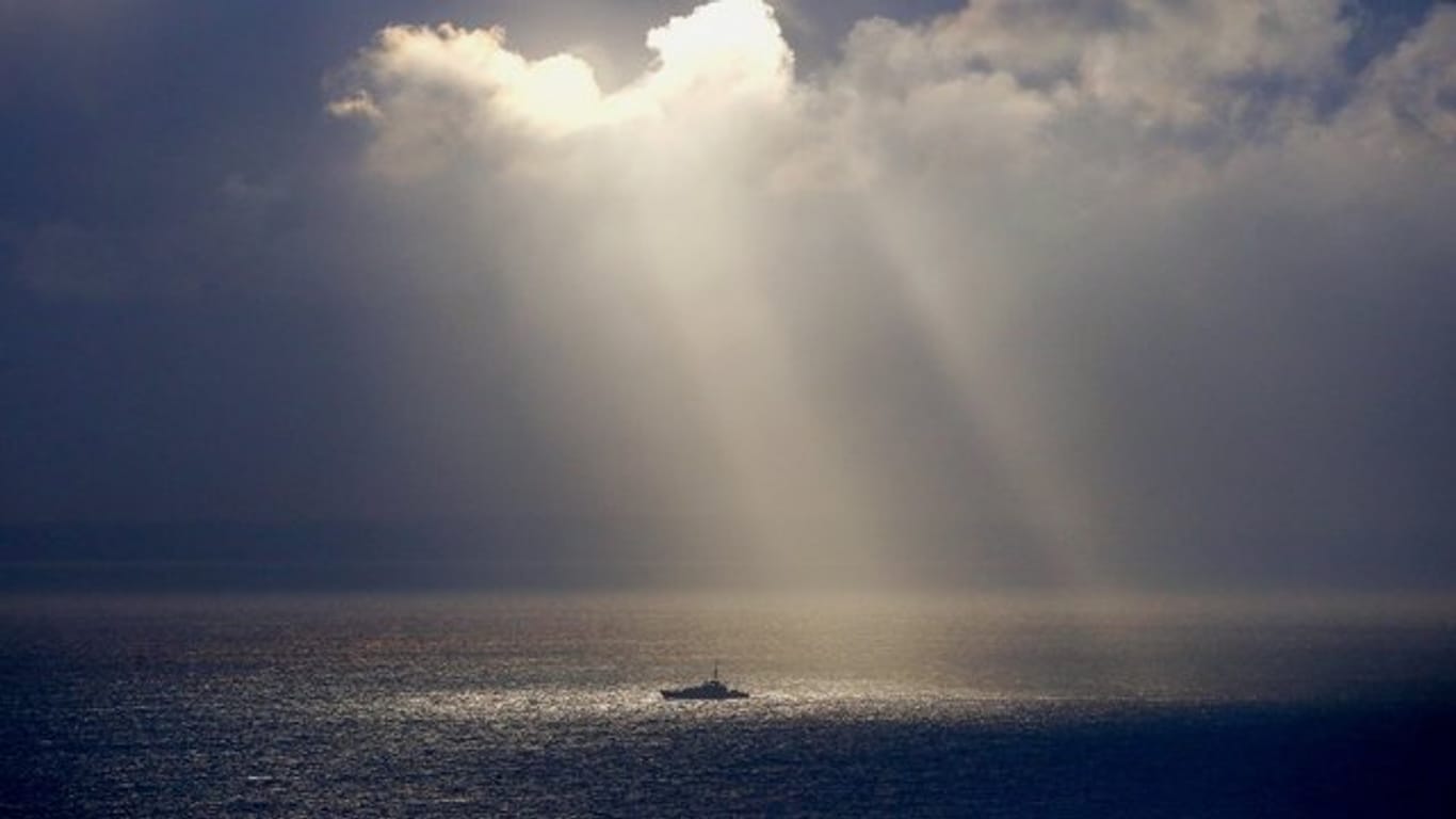 Ein Patrouillenboot des britischen Grenzschutzes auf dem Ärmelkanal bei Dover.