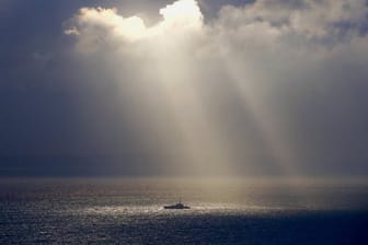 Ein Patrouillenboot des britischen Grenzschutzes auf dem Ärmelkanal bei Dover.