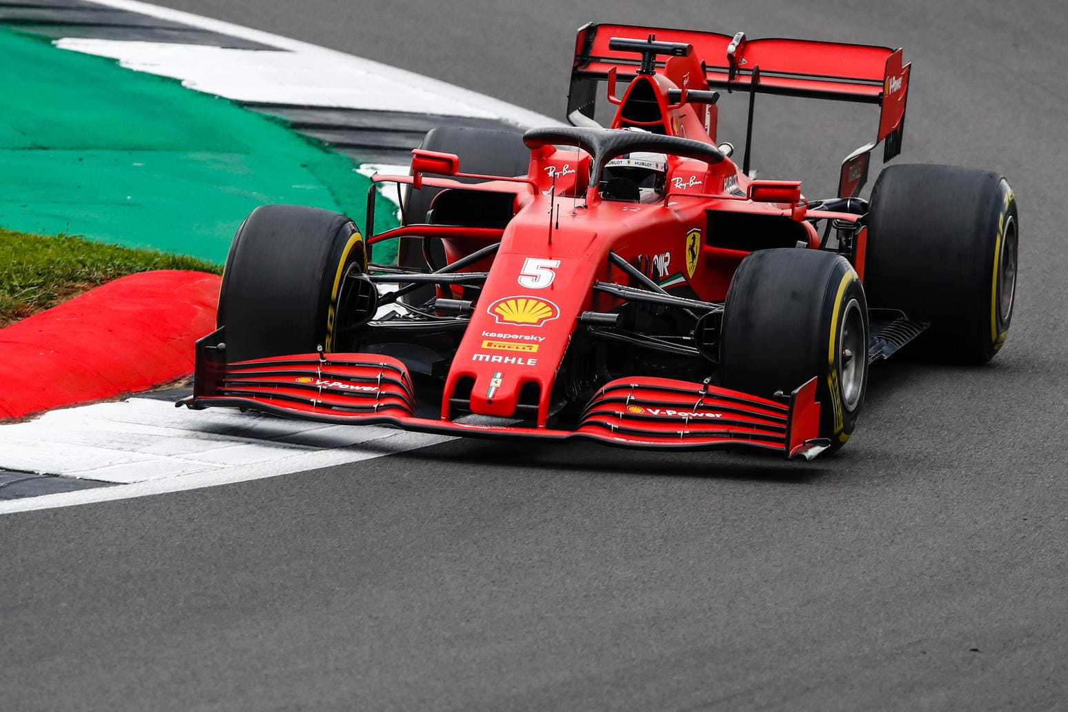 Sebastian Vettel auf der Strecke in Silverstone.