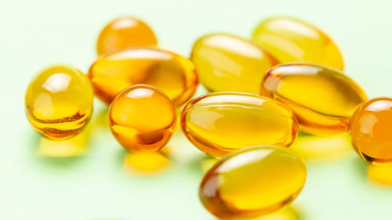 Vitamin D3: Die Nahrungsergänzungsmittel sollen, laut älterer Studien, die Stimmung aufhellen.