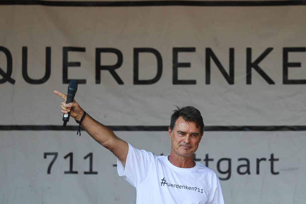 Thomas Berthold auf der Demonstration von Corona-Leugnern am Samstag in Stuttgart.