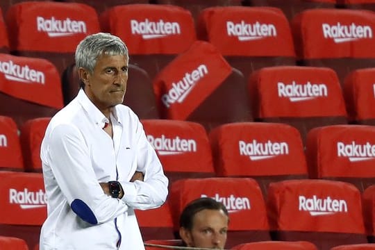 Barcelonas Trainer Quique Setién