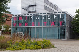 Ein Gebäude der Universität Kassel: Mitglieder der studentischen Vertretung sollen jahrelang Steuern hinterzogen haben.