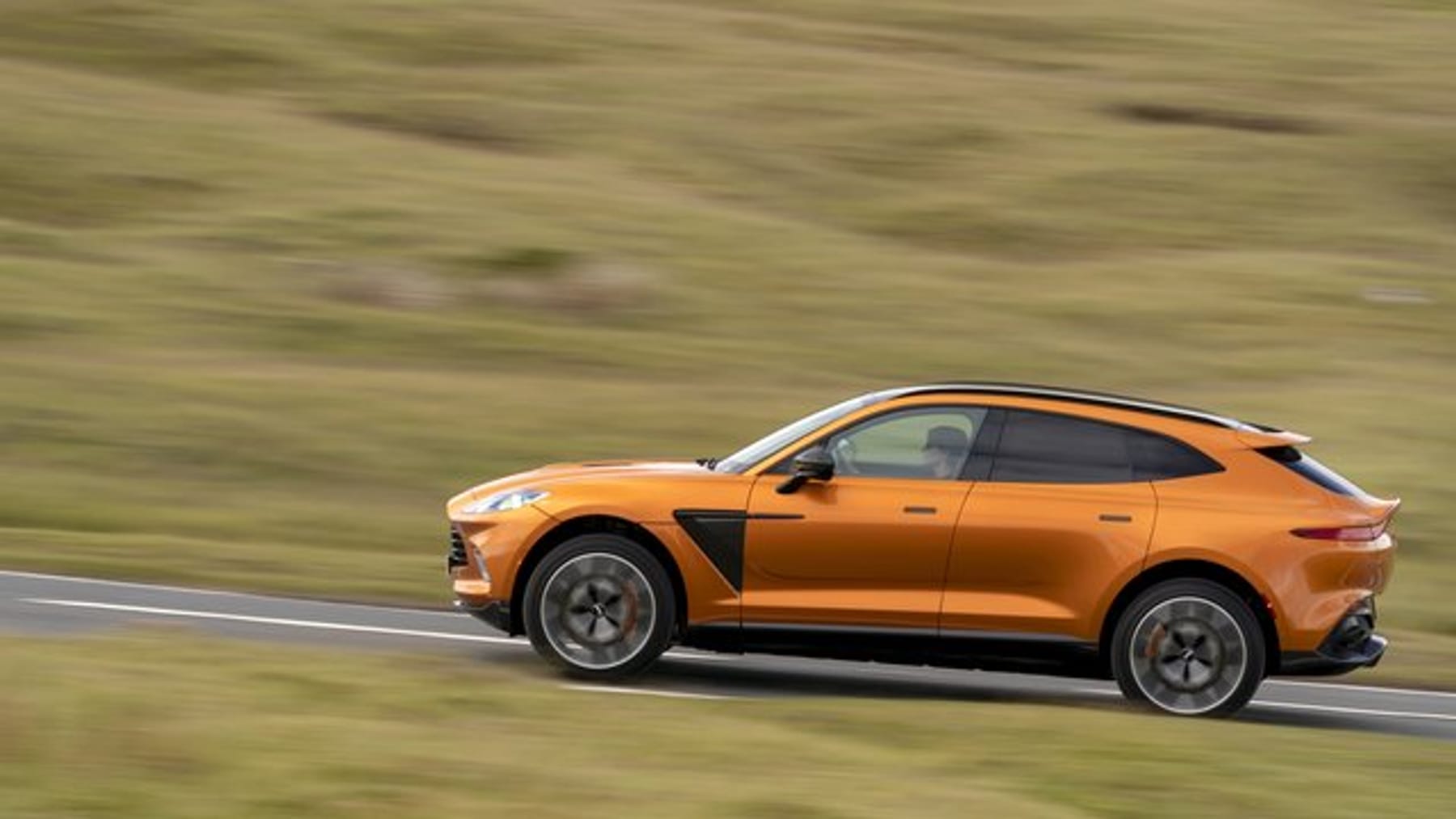 AstonMartinSUV So viel kostet das neue LuxusAuto des Autoherstellers AstonMartinSUV So viel kostet das neue LuxusAuto des Autoherstellers