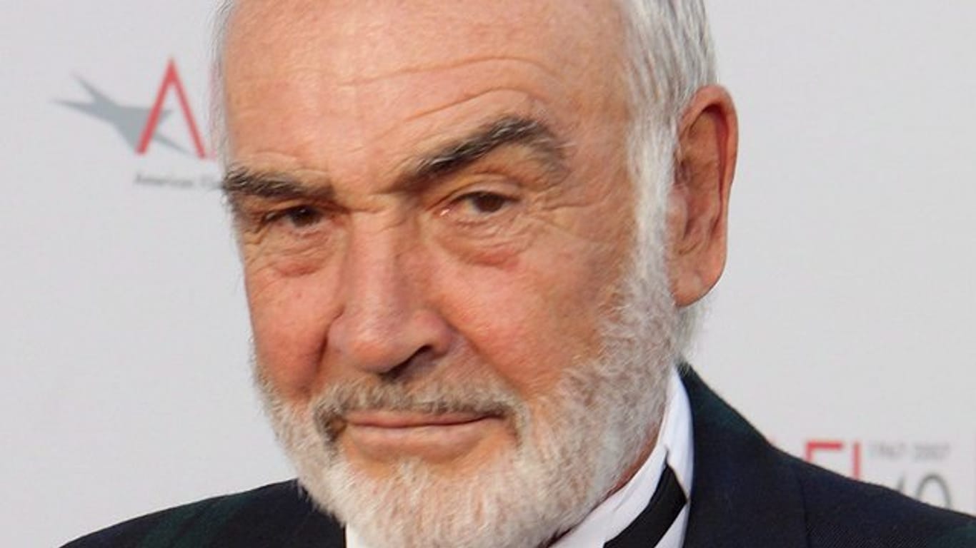 Sean Connery setzte sich beim Bond-Battle durch.