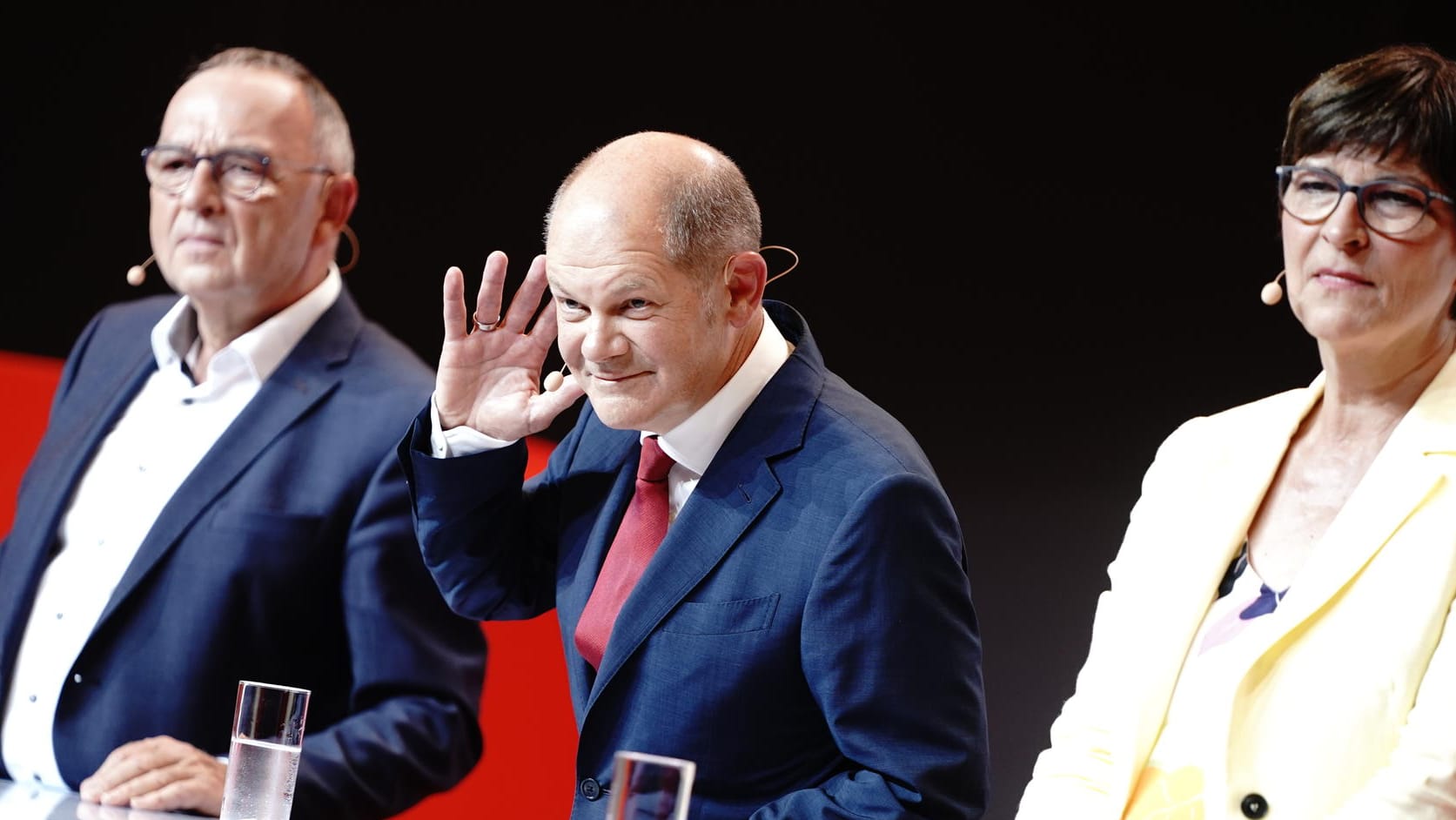 Olaf Scholz neben Saskia Esken und Norbert Walter-Borjans: Scholz wird als Kanzlerkandidat vorgestellt.