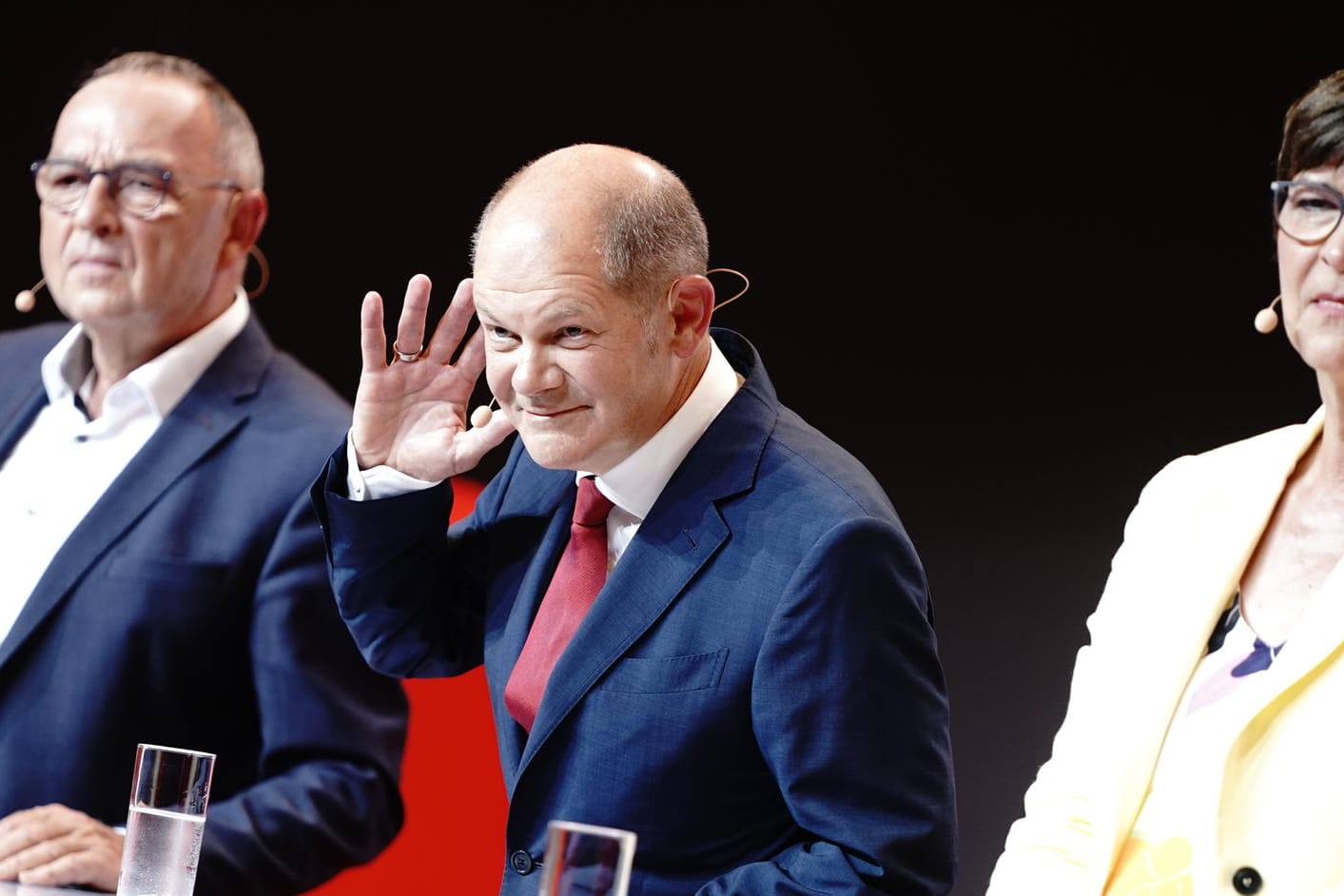 Olaf Scholz neben Saskia Esken und Norbert Walter-Borjans: Scholz wird als Kanzlerkandidat vorgestellt.