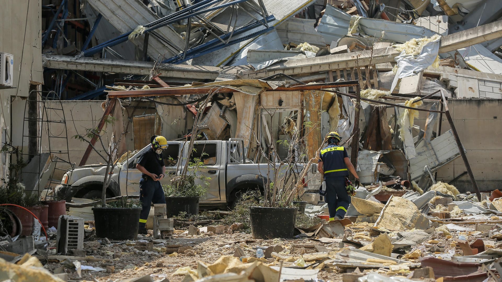 Einsatzkräfte in Beirut: Noch immer suchen sie nach Vermissten.