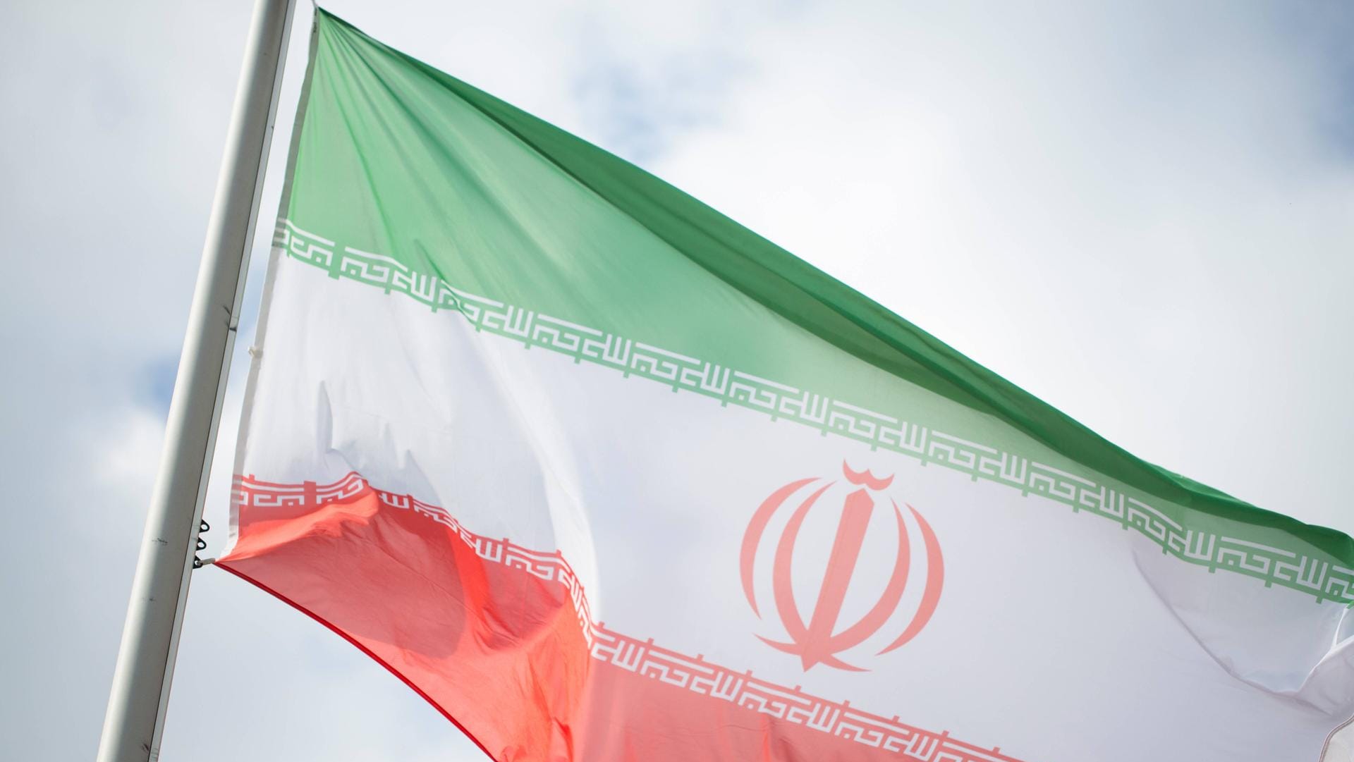 Ein Mann muss im Iran für 10 Jahre in Haft. Ihm wird Spionage für Deutschland vorgeworfen. Ein Mann muss im Iran für 10 Jahre in Haft. Ihm wird Spionage für Deutschland vorgeworfen.