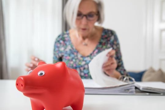 Nicht einfach hinnehmen: Geldinstitute dürfen lukrative Prämiensparverträge nicht ohne Grund kündigen. Nicht einfach hinnehmen: Geldinstitute dürfen lukrative Prämiensparverträge nicht ohne Grund kündigen.
