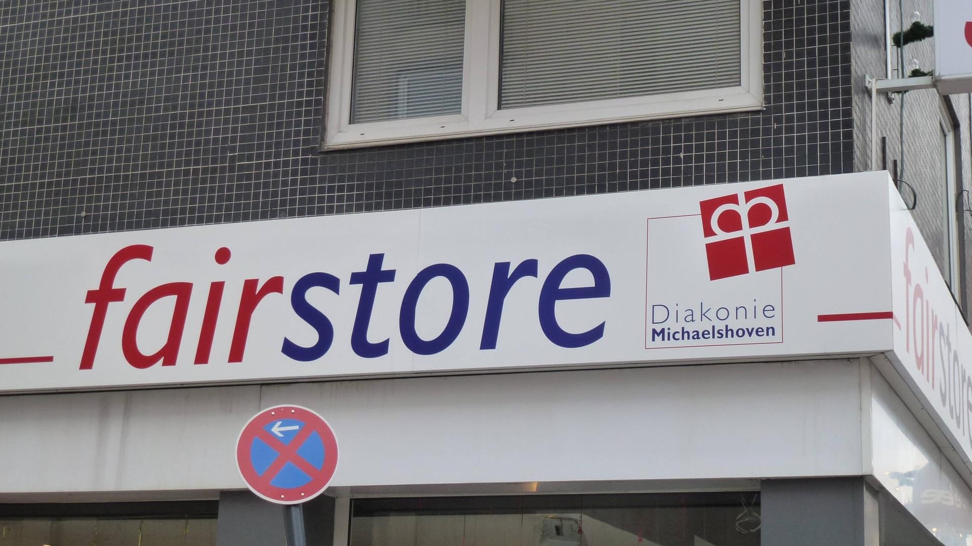 Ein Fairstore der Diakonie Michaelshoven: Nach einer Stellenanzeigen haben den Wohlfahrtsverband Morddrohungen und Hassmails erreicht. Ein Fairstore der Diakonie Michaelshoven: Nach einer Stellenanzeigen haben den Wohlfahrtsverband Morddrohungen und Hassmails erreicht.