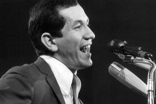 Trini Lopez während eines Auftritts am 16.