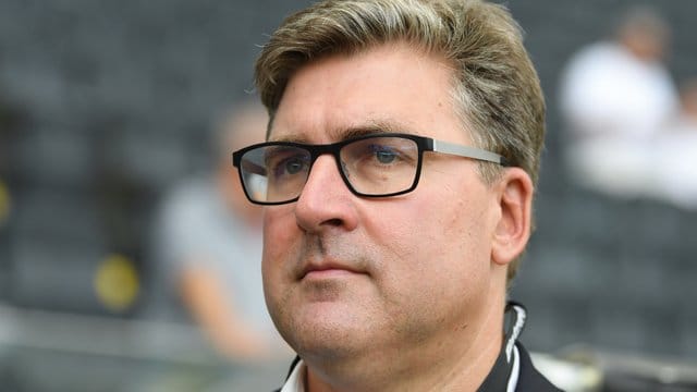Erwartet schwere Zeiten für die Bundesligisten: Frankfurts Finanzvorstand Axel Hellmann. Erwartet schwere Zeiten für die Bundesligisten: Frankfurts Finanzvorstand Axel Hellmann.