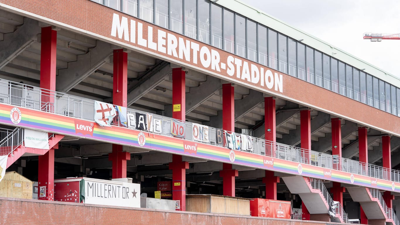 Das Hamburger Millerntorstadion (Archivbild): Hier ist der Zweitbundesligist FC St. Pauli zu Hause.
