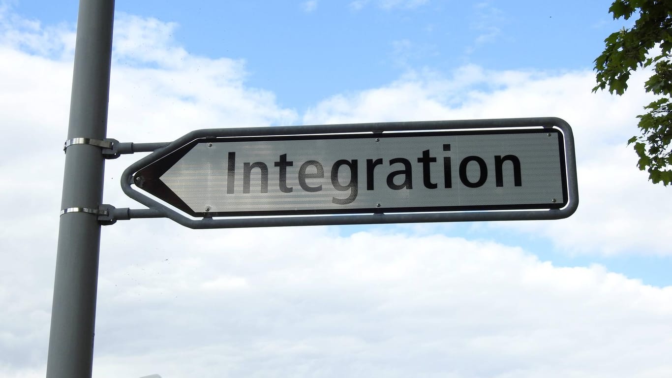 Hinweisschild "Integration" (Symbolbild): In Bonn ist der alljährliche Integrationspreis vergeben worden.