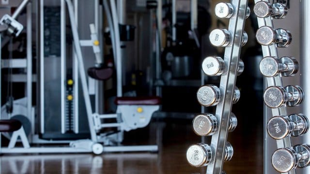 Hier wird nicht trainiert: Viele Fitnessstudios mussten wegen der Corona-Pandemie vorübergehend schließen. Hier wird nicht trainiert: Viele Fitnessstudios mussten wegen der Corona-Pandemie vorübergehend schließen.