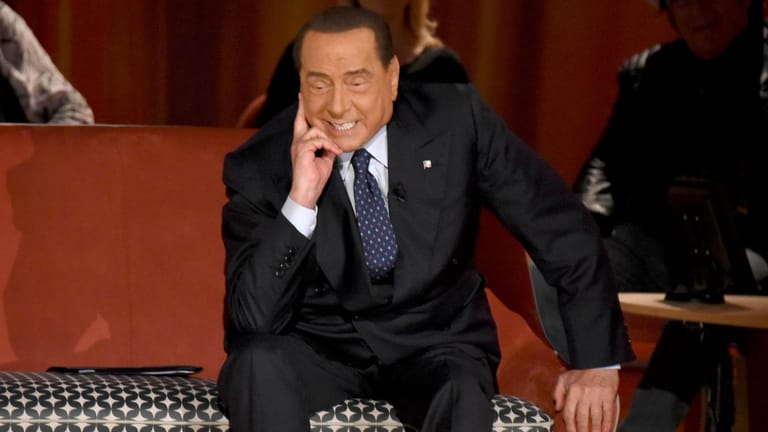 Silvio Berlusconi: Der Politiker soll frisch verliebt sein.