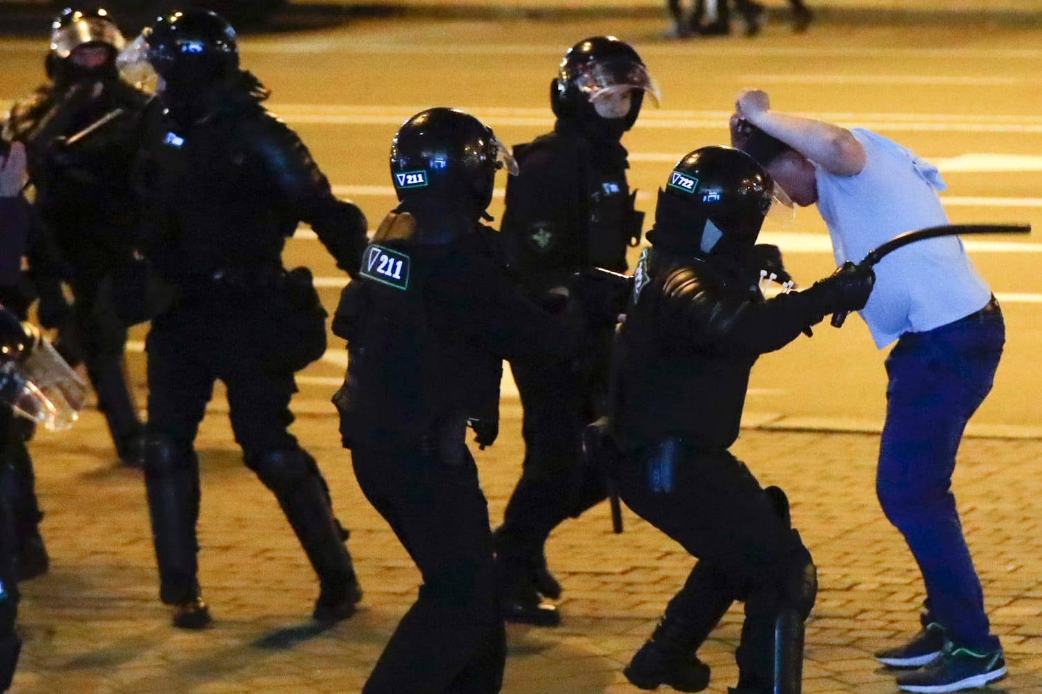 Die Polizei in Belarus geht gewaltsam gegen Demonstranten vor: Auch ein italienischer Journalist wurde "auf brutale Weise" festgenommen. (Symbolfoto)