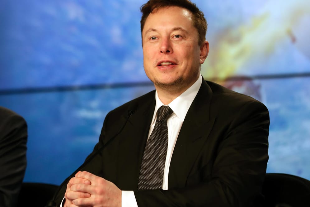 Tesla-Chef Elon Musk: Die Aktie seines E-Autoherstellers wird bald günstiger.