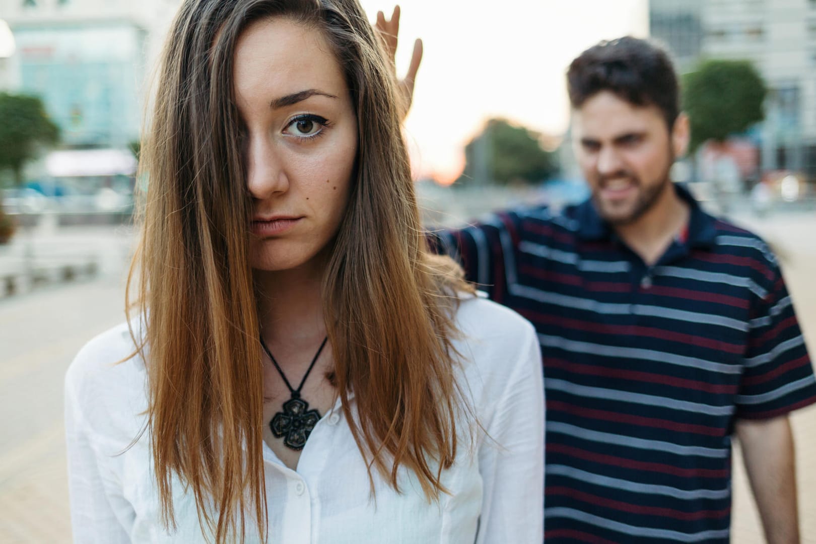 Sexuelle Belästigung: Auch auf öffentlichen Plätzen fühlen sich zahlreiche Mädchen und Frauen nicht sicher. (Symbolbild)