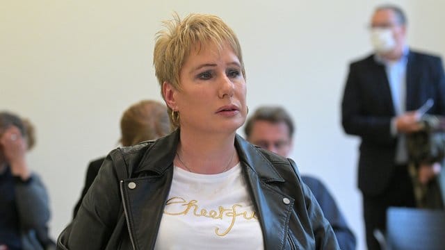 Entscheidung über Beschwerde der Sängerin Corinna May