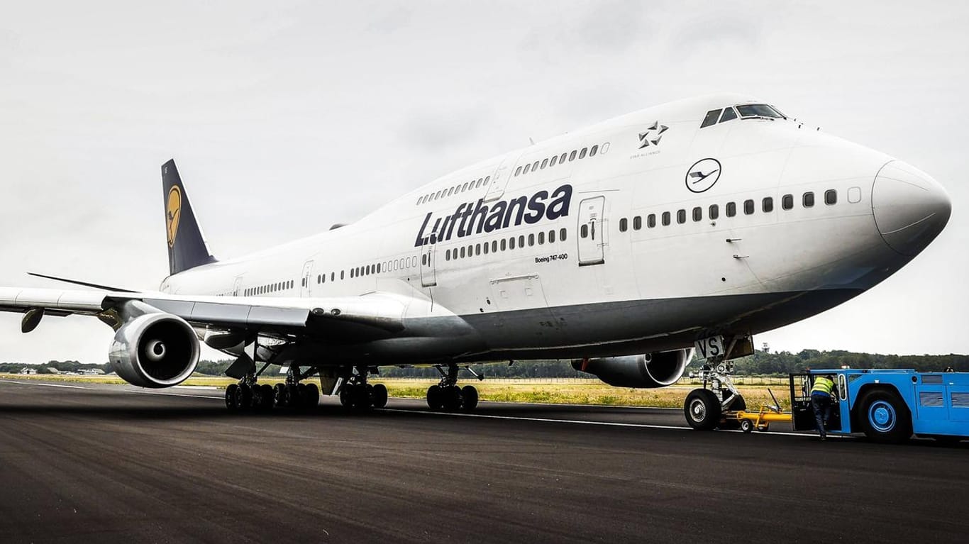Lufthansa-Maschine: Der Konzern will Tausende Stellen abbauen.