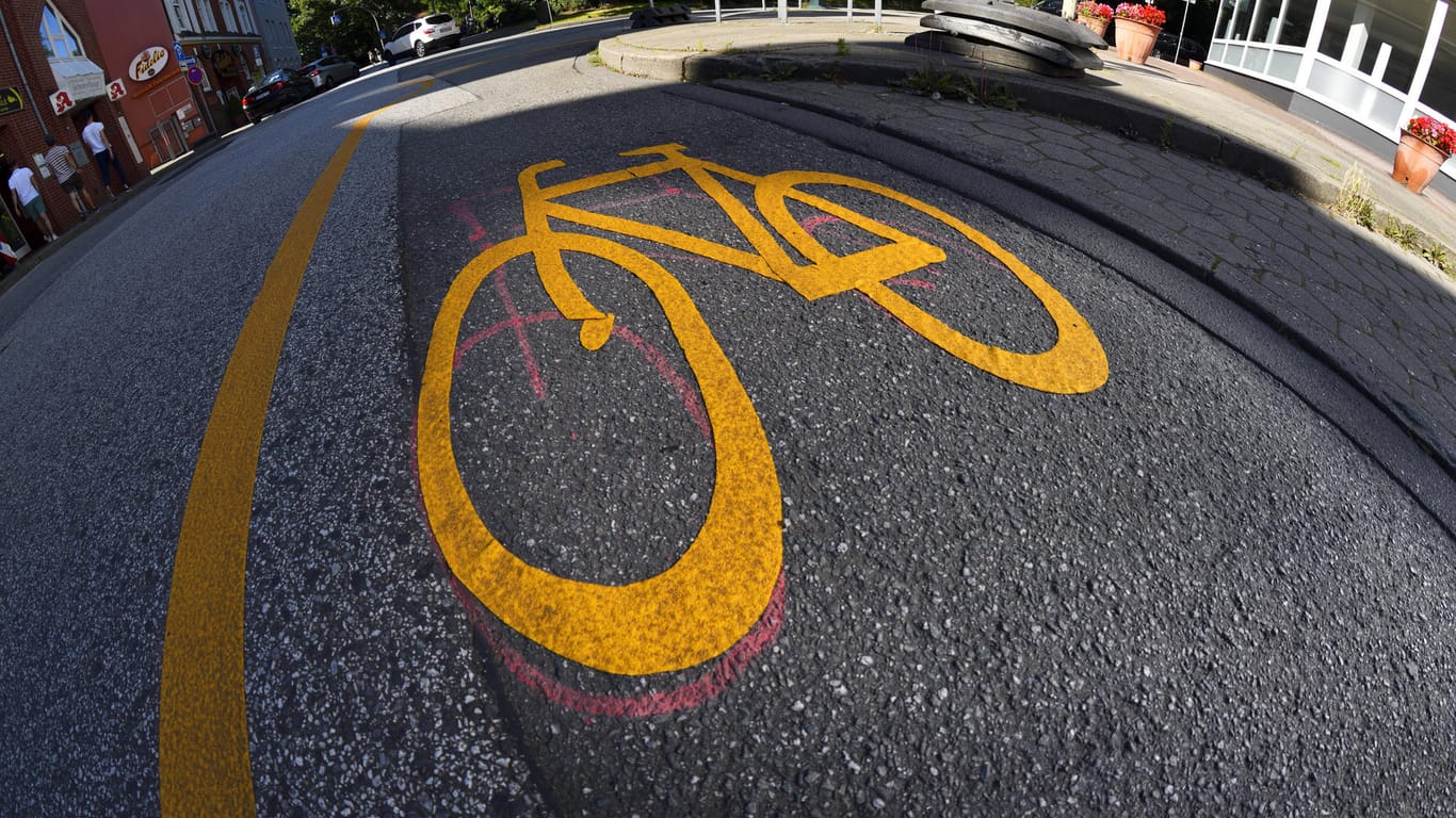 Ein Fahrrad-Piktogramm: Die Polizei hat in Wolfsburg zwei offenbar betrunkene Radfahrer gestoppt.