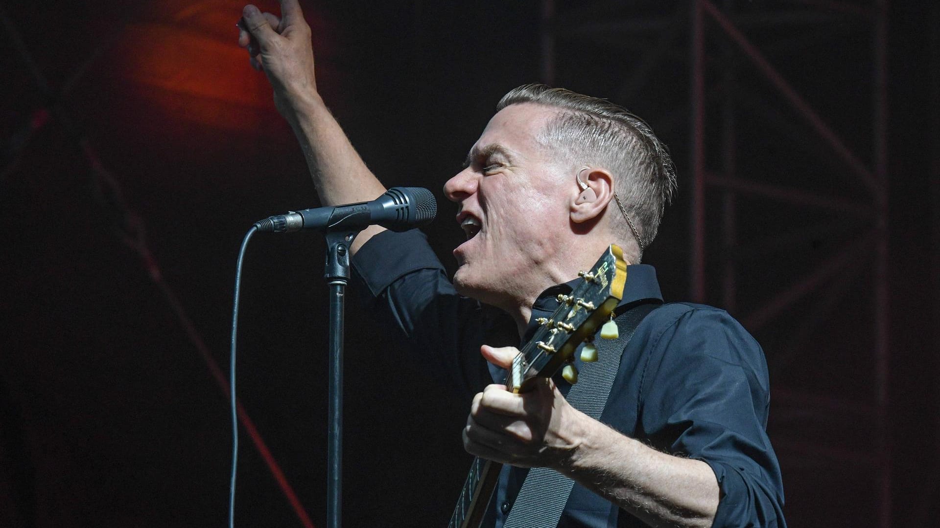 Bryan Adams: Bei dem geplanten Großkonzert in Düsseldorf soll er auftreten. Bryan Adams: Bei dem geplanten Großkonzert in Düsseldorf soll er auftreten.
