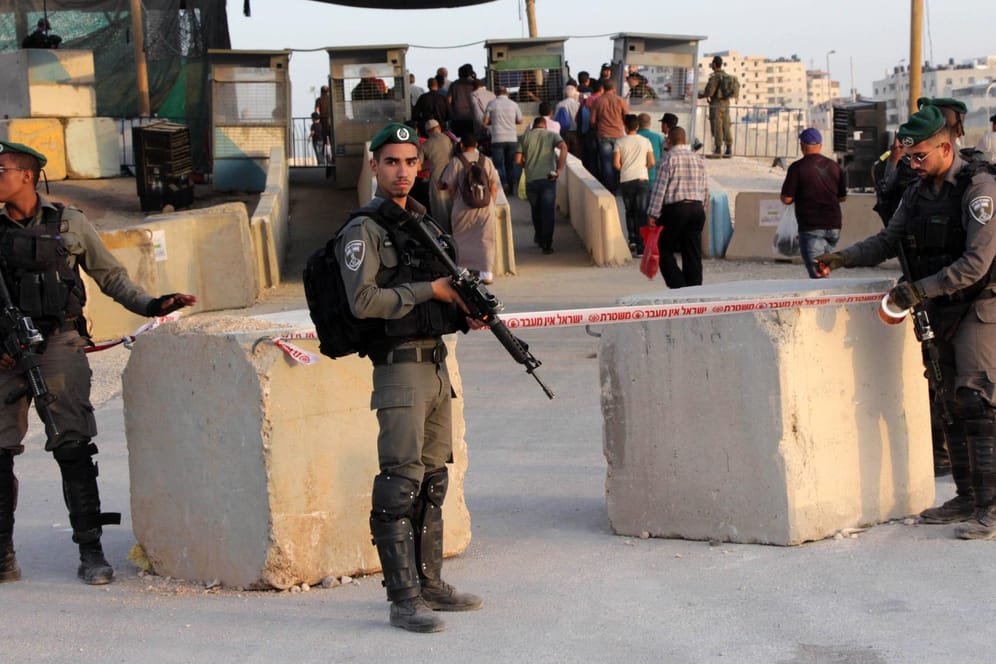 Checkpoint in Qalandia im Westjordanland: Israel will nun doch nicht große Teile des Westjordanlandes annektieren.