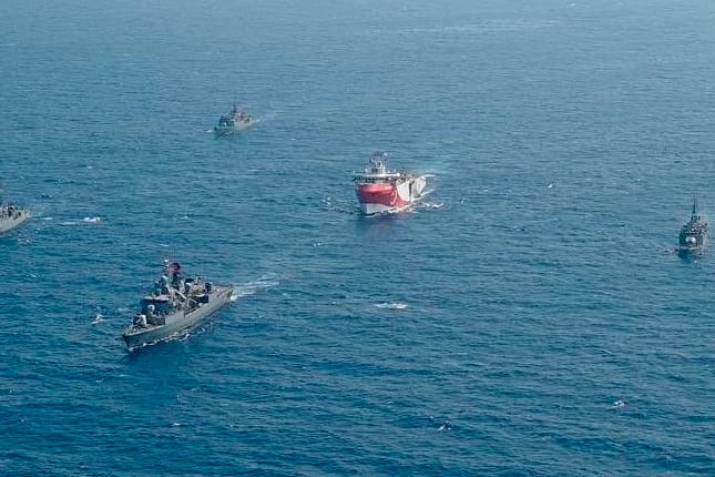 Das türkische Forschungsschiff «Oruc Reis» in Begleitung von Militärschiffen: Der Konflikt im östlichen Mittelmeer spitzt sich zu.