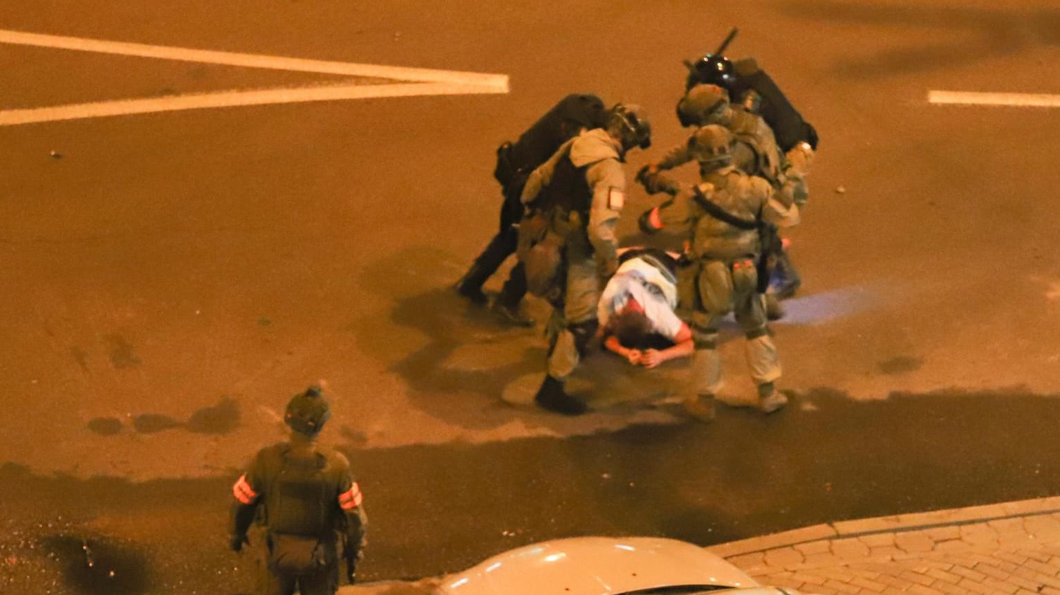 Gewalt in Minsk: Bei den Protesten in Belarus wurden viele Demonstranten verletzt. Genaue Zahlen sind nicht bekannt. Gewalt in Minsk: Bei den Protesten in Belarus wurden viele Demonstranten verletzt. Genaue Zahlen sind nicht bekannt.