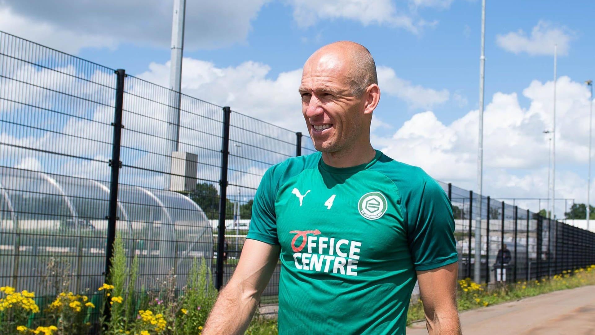 Arjen Robben: Der Ex-Bayern-Star muss sein Comeback verschieben.