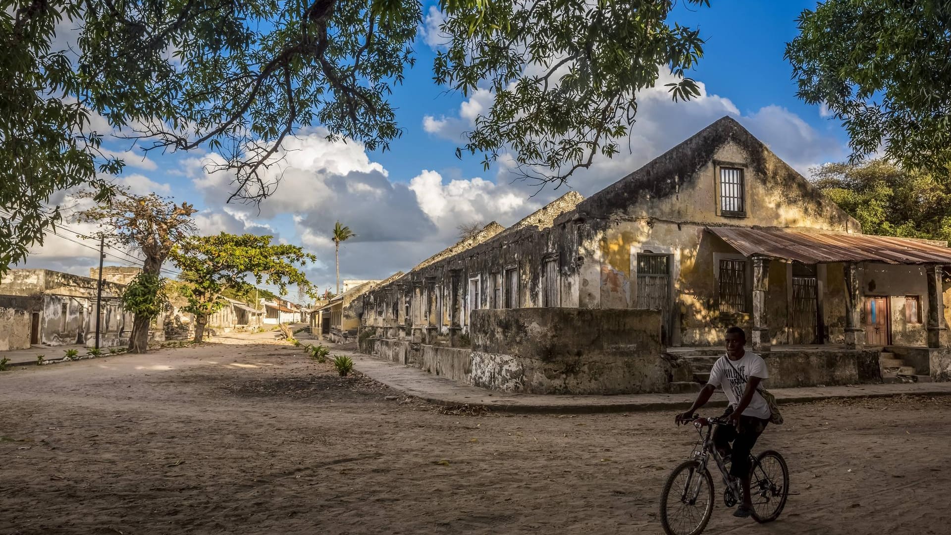 Straßenszene in Cabo Delgado in Mosambik.