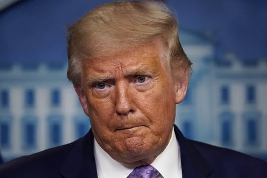 Donald Trump hatte Ende Januar einen Einreisestopp aus China und Mitte März eine ähnliche Maßnahme für Reisende aus dem europäischen Schengen-Raum verhängt.