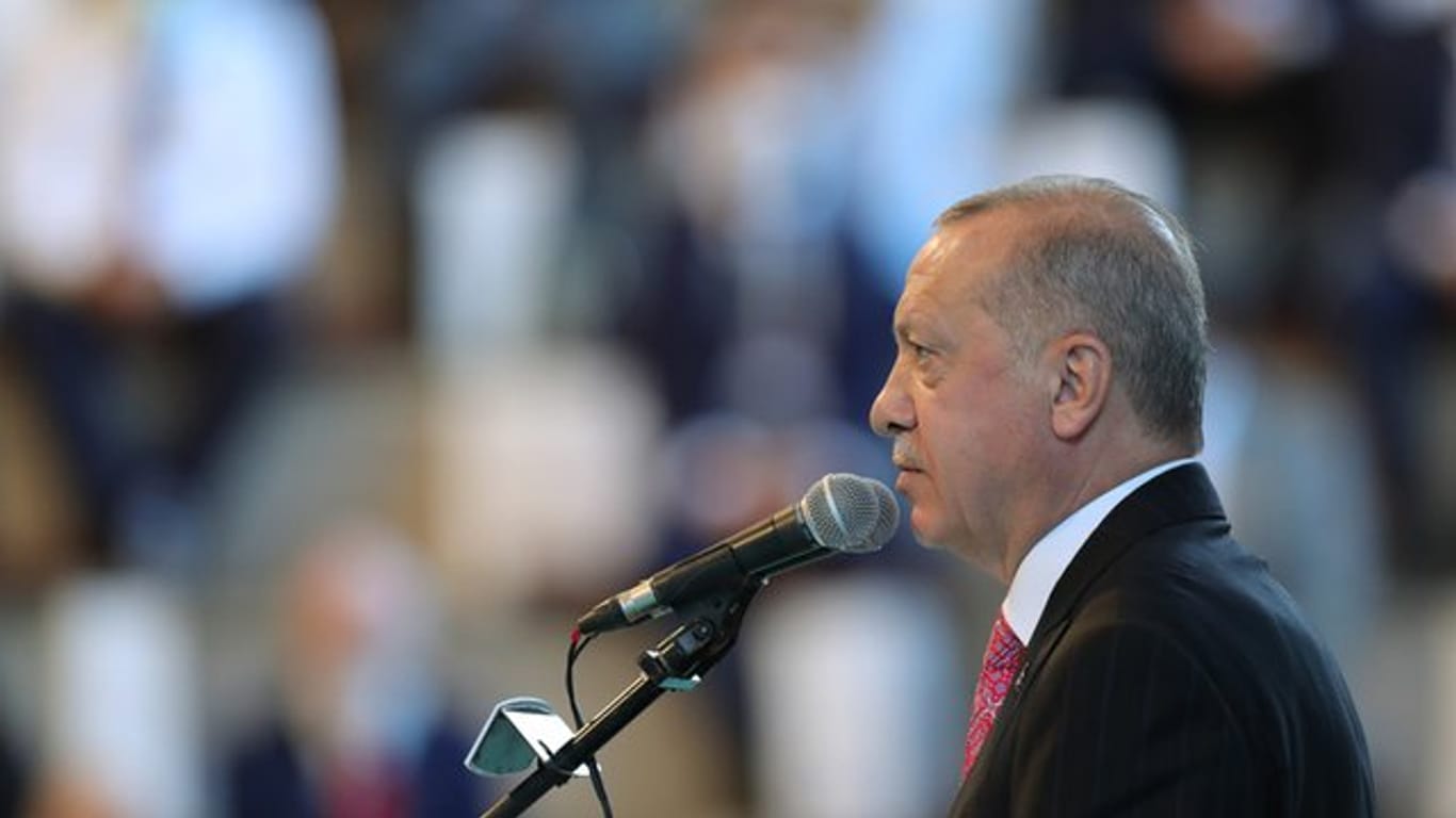 Recep Tayyip Erdogan: "Solltet Ihr unsere "Oruc Reis" angreifen, werdet Ihr einen hohen Preis dafür bezahlen.