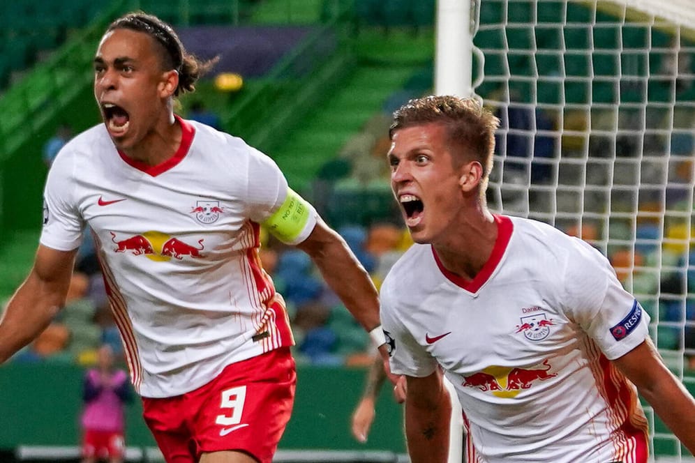 Torschütze Dani Olmo (re.) und Yussuf Poulsen (li.) jubeln gegen Atletico: RB Leipzig steht durch einen knappen Sieg im Champions-League-Halbfinale.