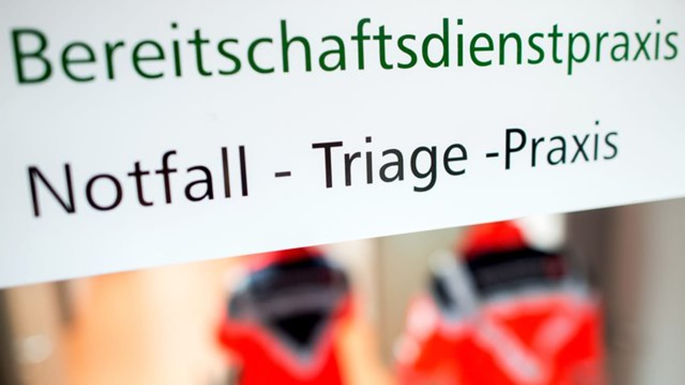 Der Eingang einer "Notfall-Triage-Praxis" in Niedersachsen.