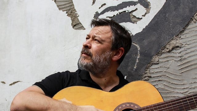 James Dean Bradfield hat eine Art Rock-Oper über Victor Jara komponiert.