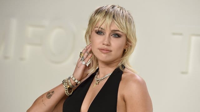 Miley Cyrus hat beim Video zu "Midnight Sky" auch Regie geführt.