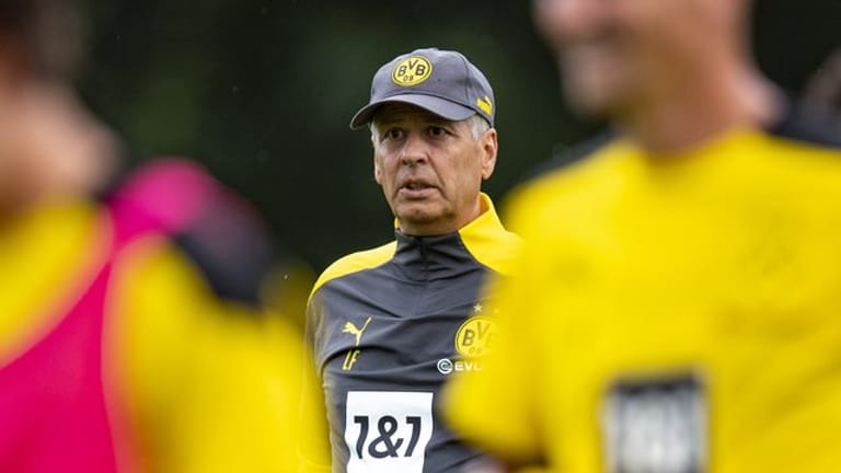Borussia Dortmunds Trainer Lucien Favre